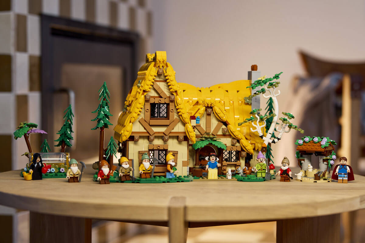 Nieuw van LEGO Disney: Het Huisje van Sneeuwwitje en de Zeven Dwergen