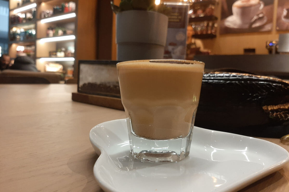 Cortado koffie, een balans van espresso en melk